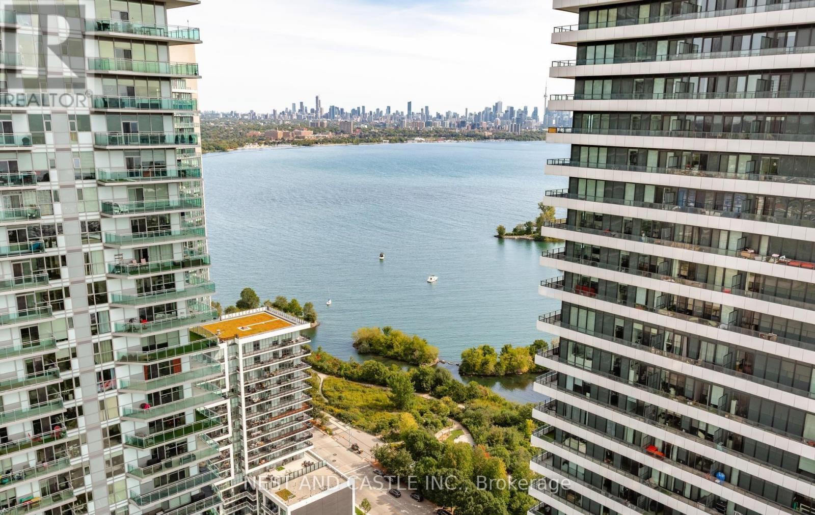 Mimico, ON photo 14
