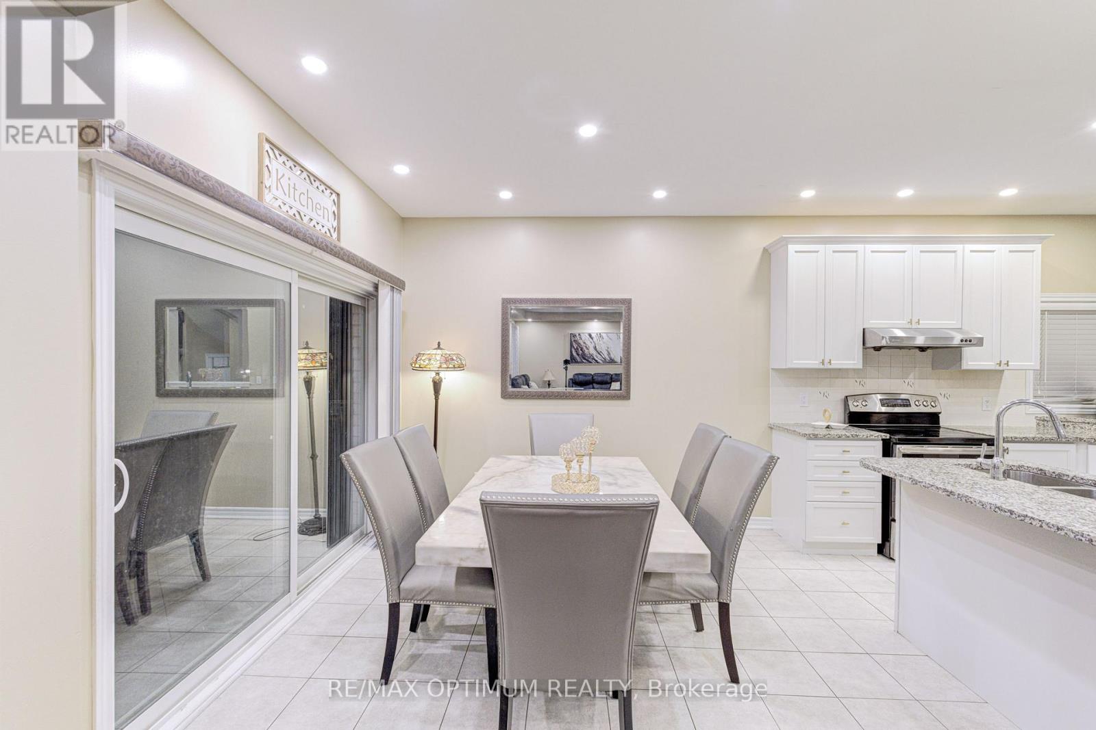 17 Elmcrest Drive, Brampton, ON photo 15