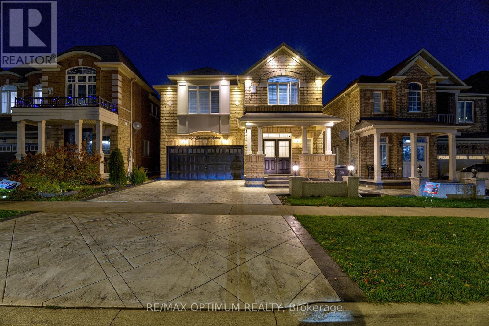 17 Elmcrest Drive, Brampton, ON photo 2