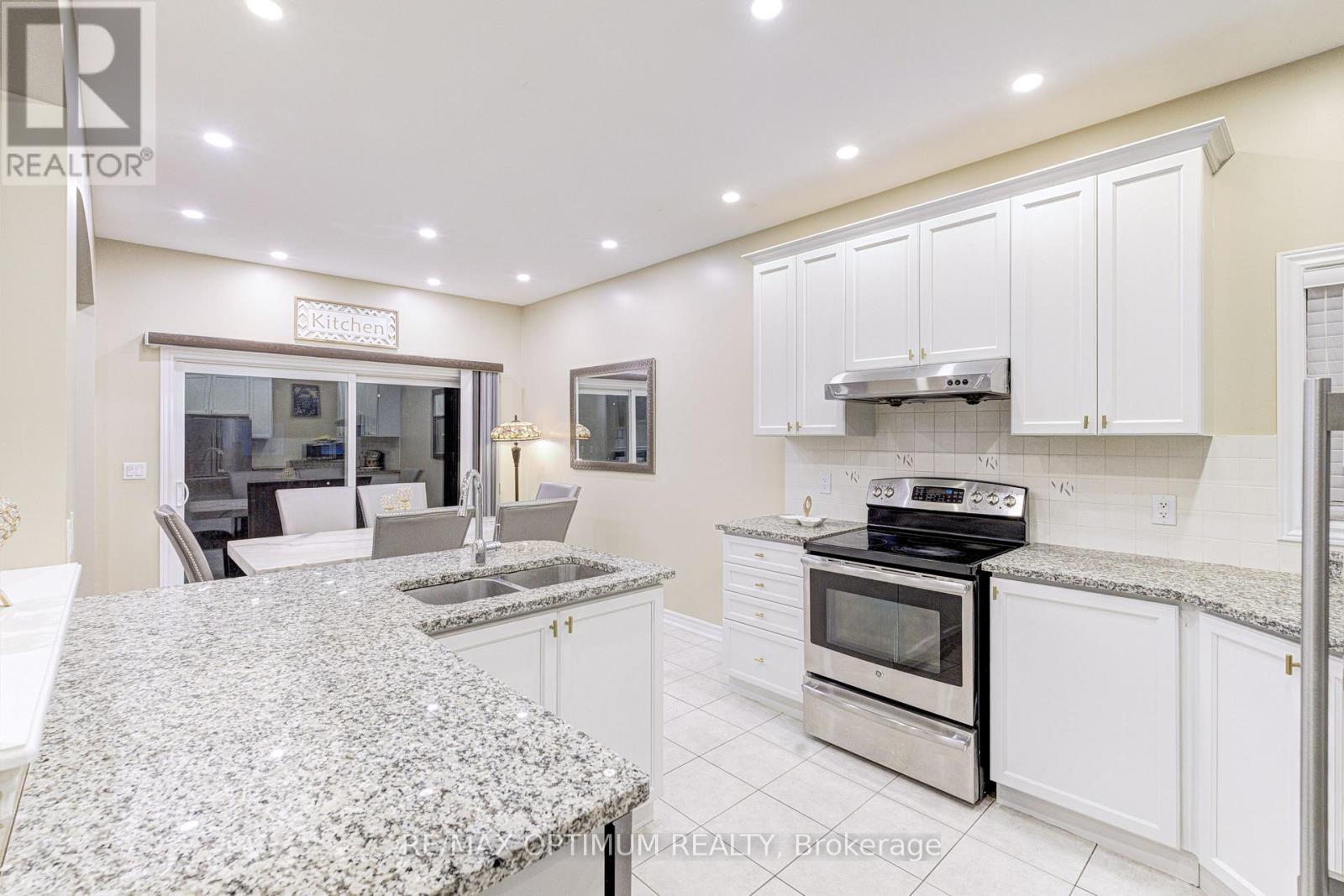 17 Elmcrest Drive, Brampton, ON photo 20
