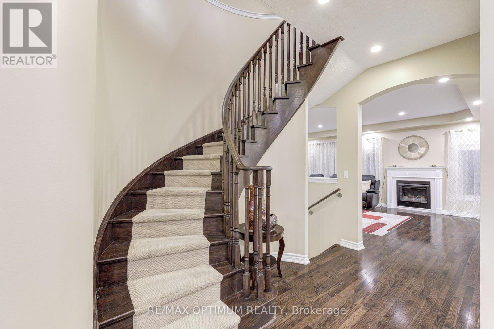 17 Elmcrest Drive, Brampton, ON photo 23