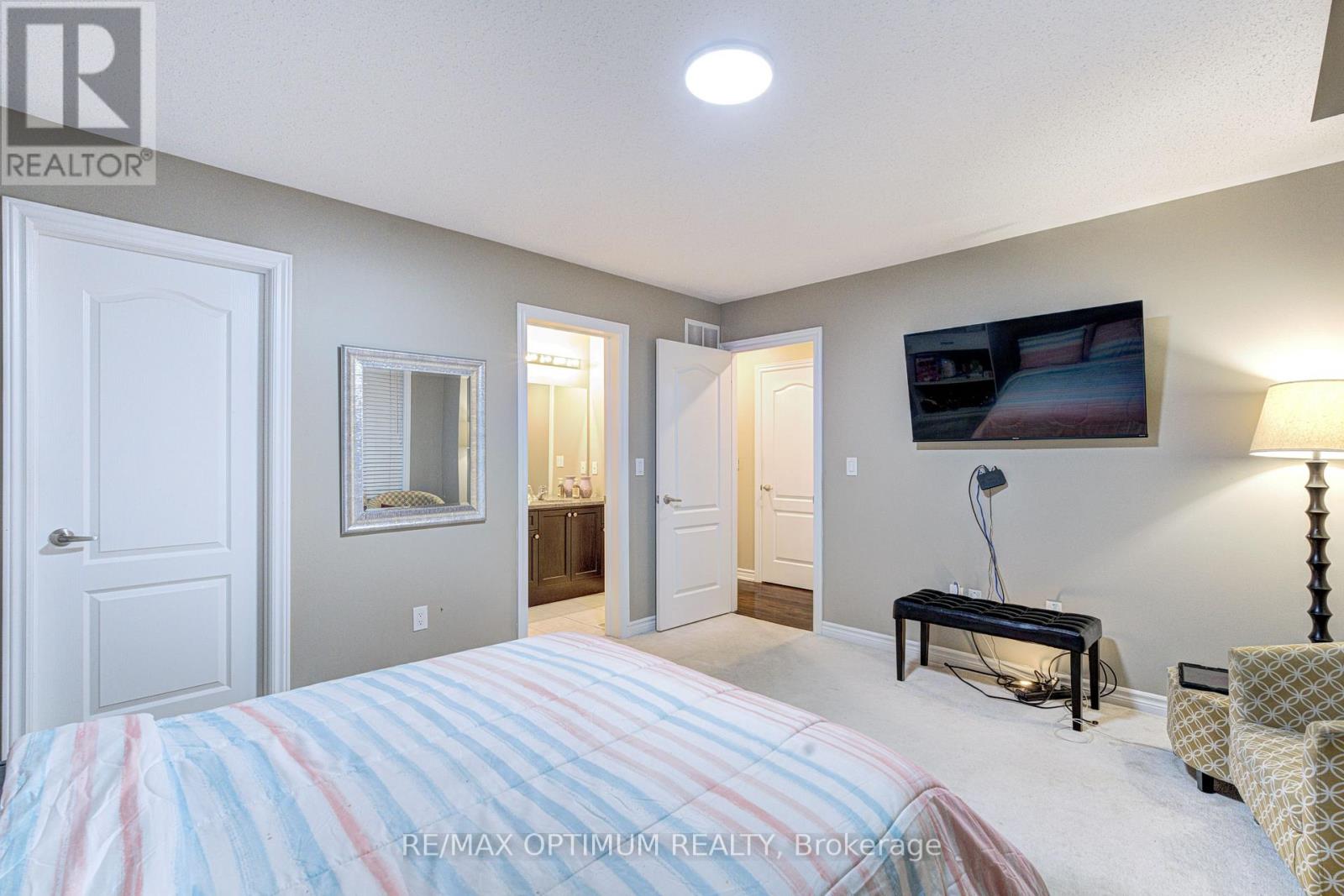 17 Elmcrest Drive, Brampton, ON photo 39