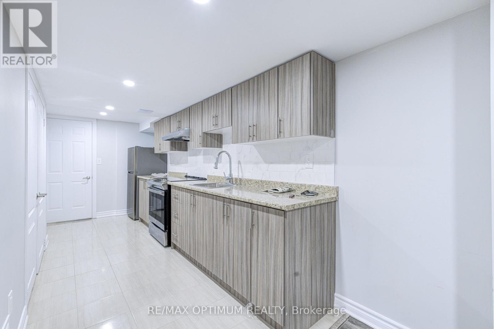 17 Elmcrest Drive, Brampton, ON photo 42
