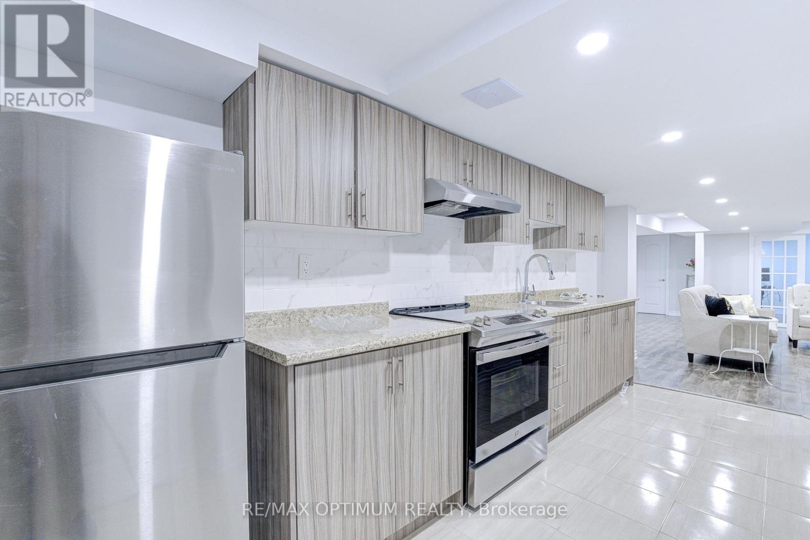17 Elmcrest Drive, Brampton, ON photo 43
