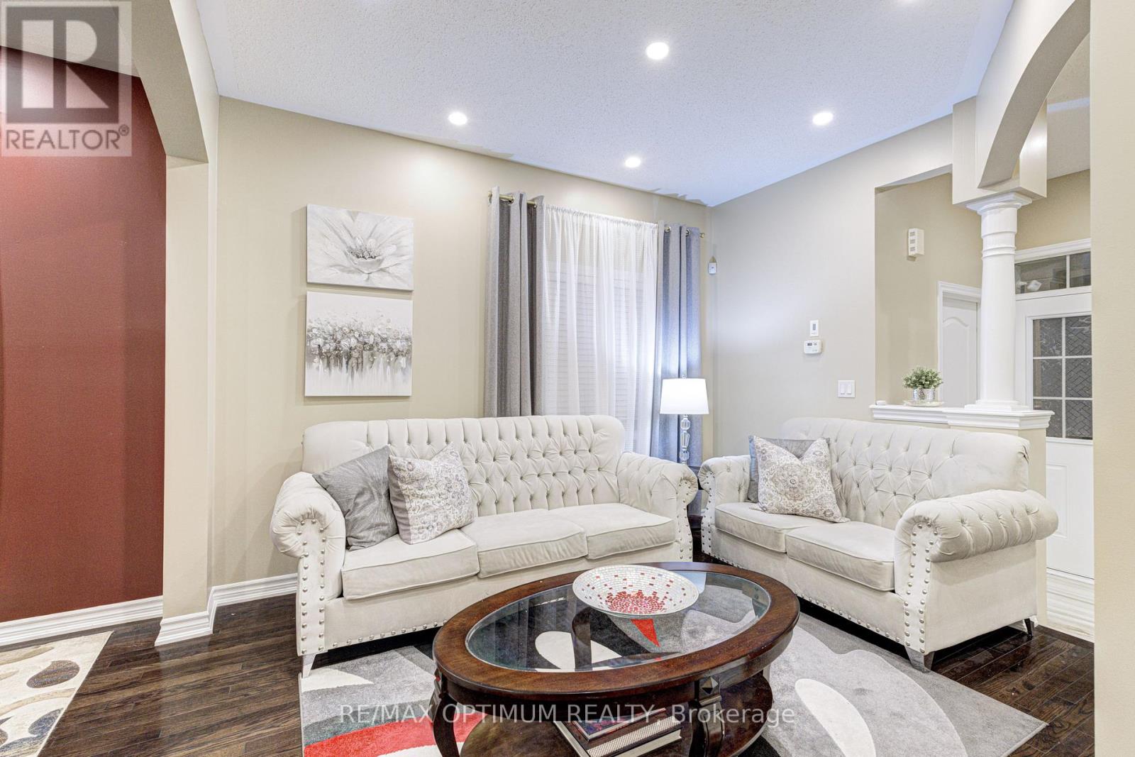 17 Elmcrest Drive, Brampton, ON photo 6
