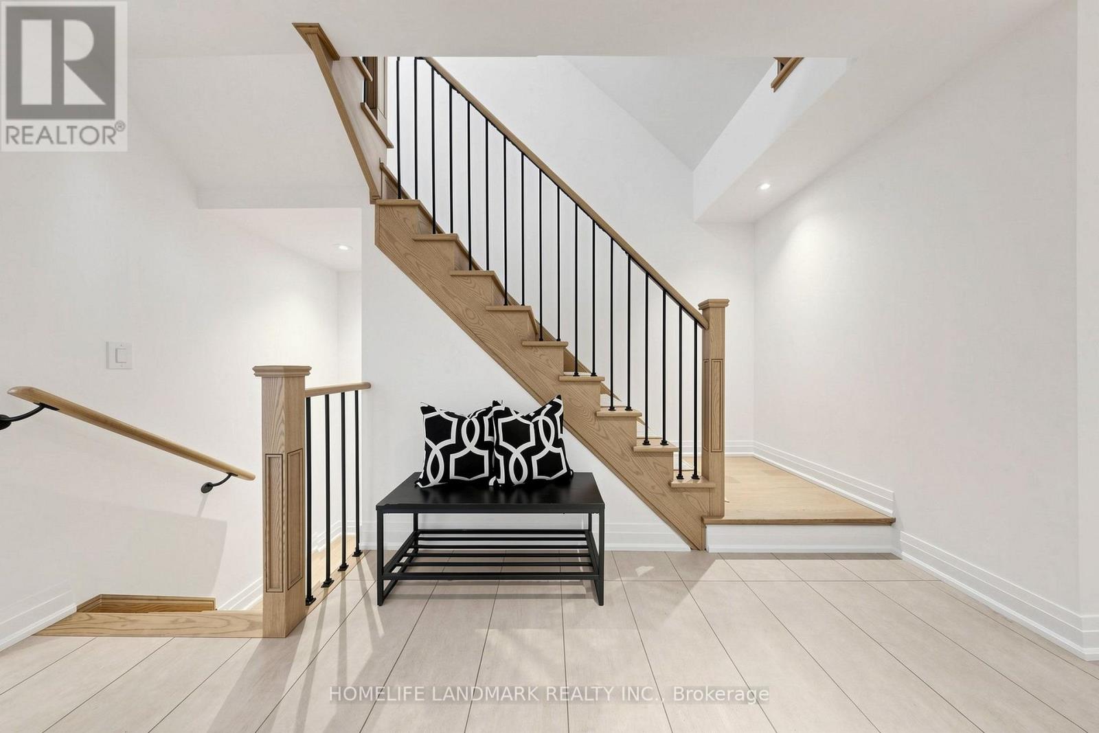 1669 Vellore Crescent, Mississauga, ON photo 10