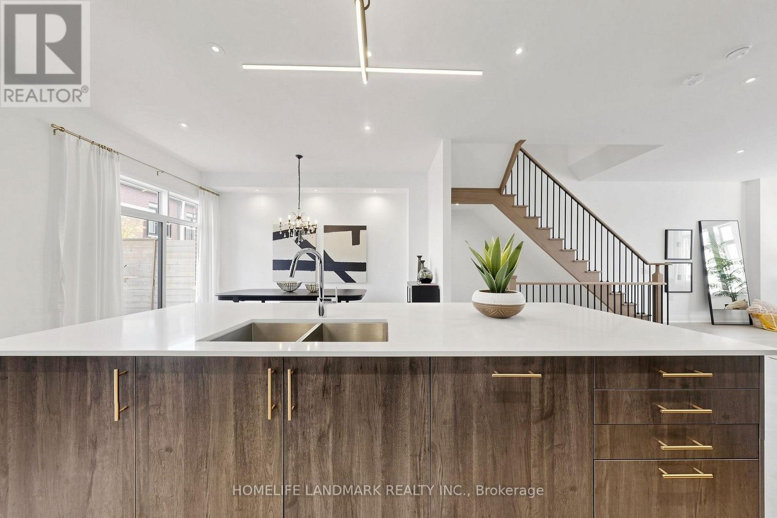 1669 Vellore Crescent, Mississauga, ON photo 17