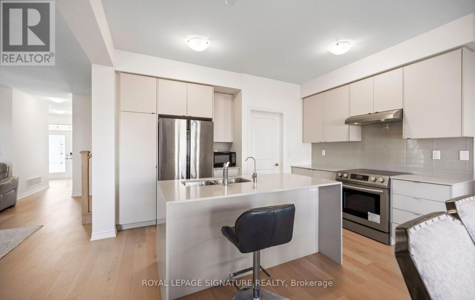 466 Thornborrow Court, Milton, ON photo 8