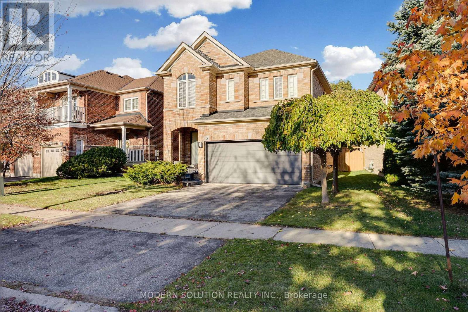 5 Woodcote Crescent, Halton Hills, ON photo 2