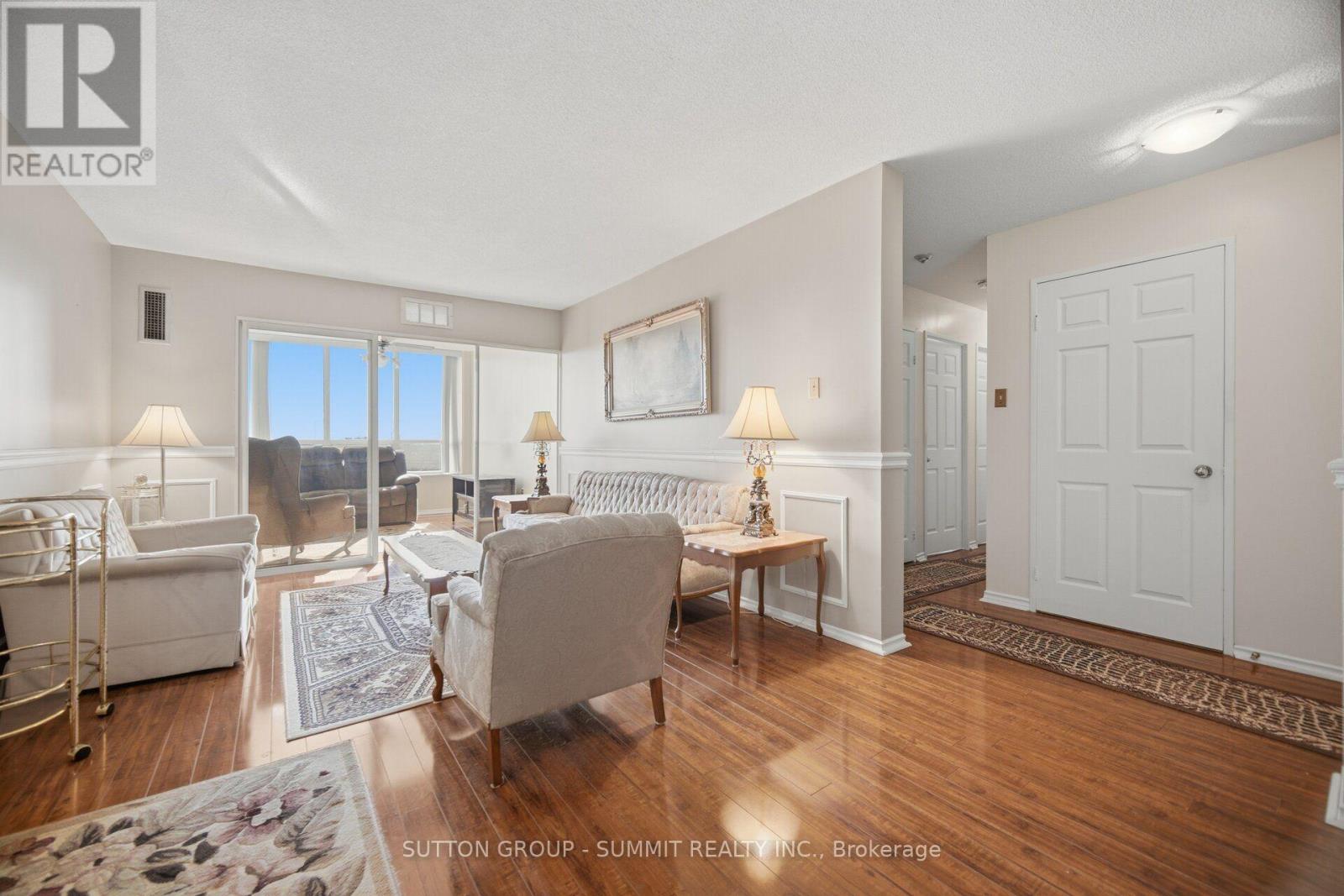911- 20 CHERRYTREE Drive, Brampton, ON photo 10