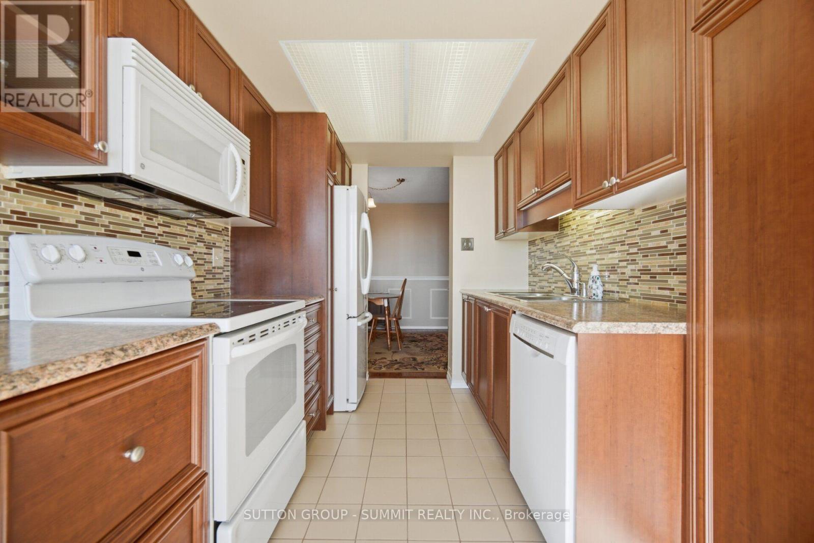 911- 20 CHERRYTREE Drive, Brampton, ON photo 18