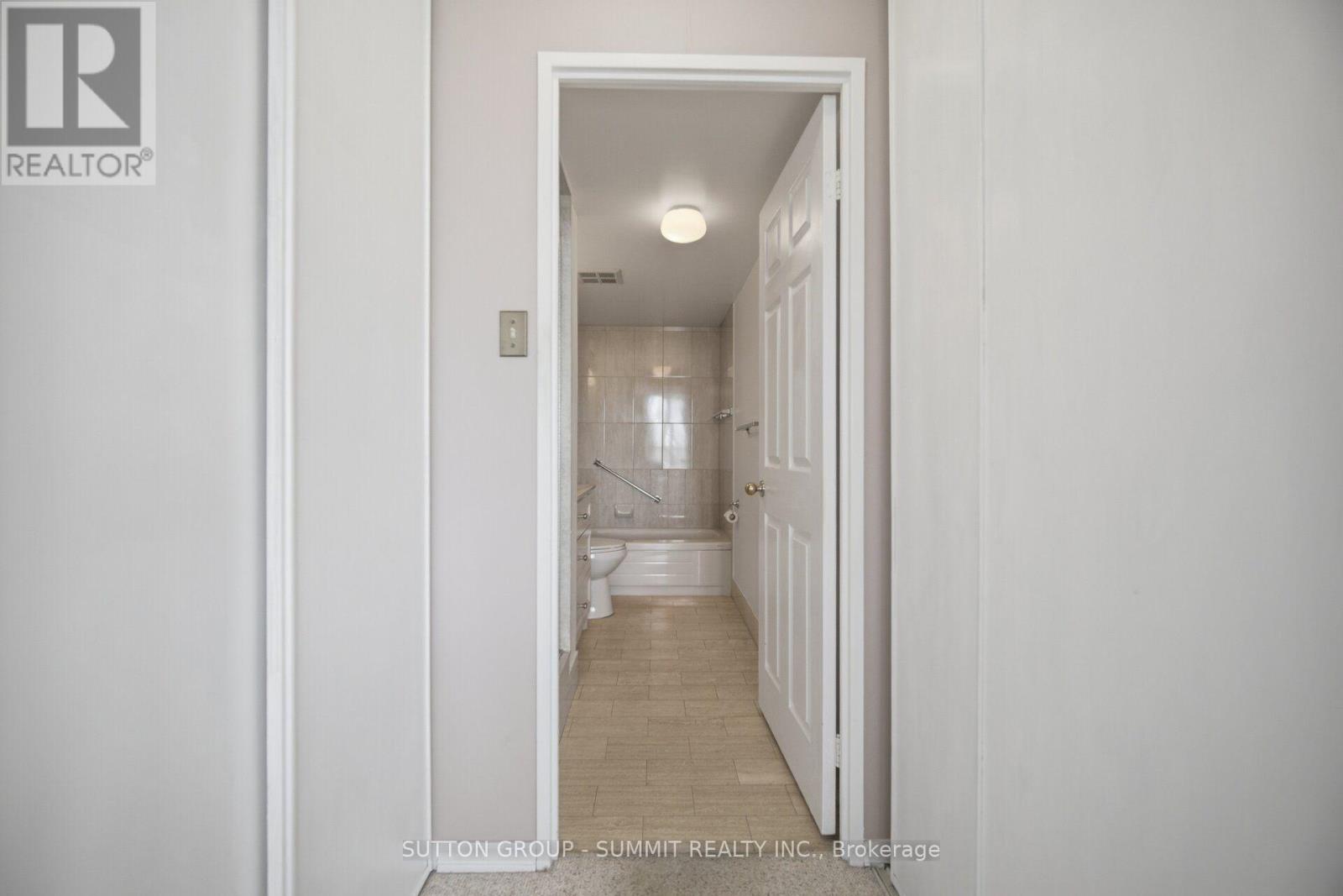 911- 20 CHERRYTREE Drive, Brampton, ON photo 32