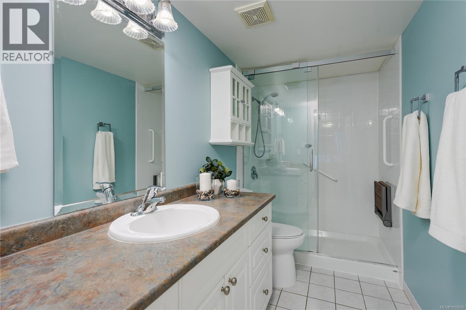 203 1120 Fairfield Road, Victoria