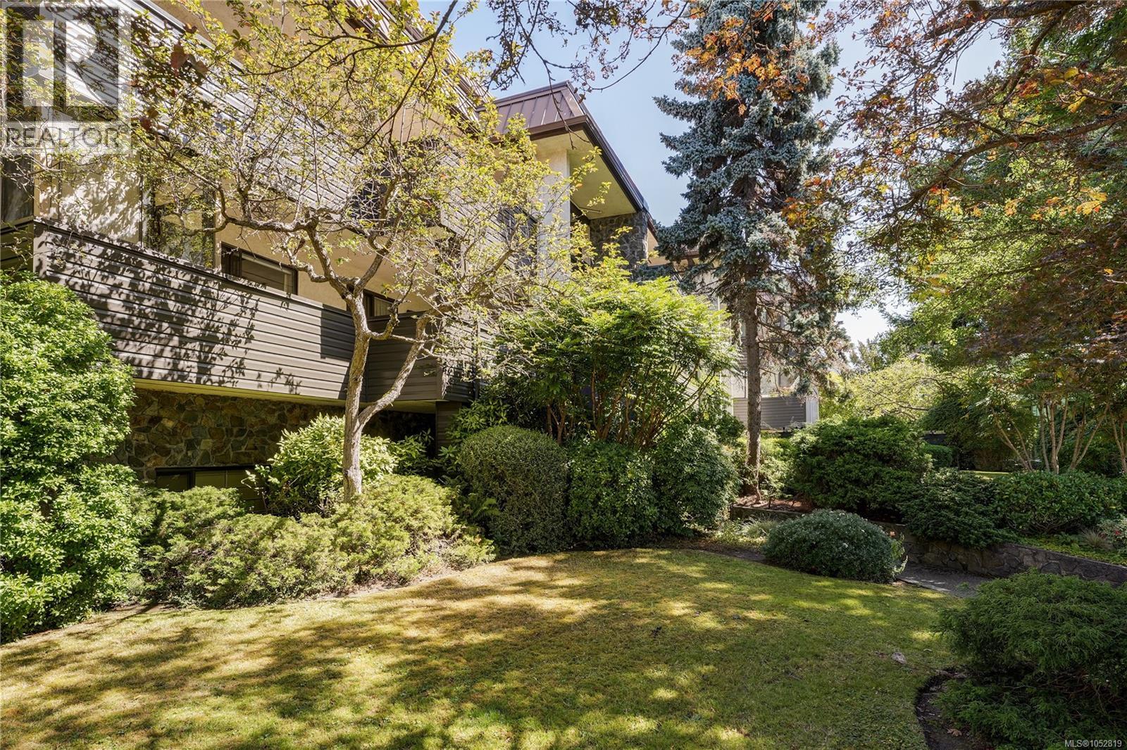 203 1120 Fairfield Road, Victoria