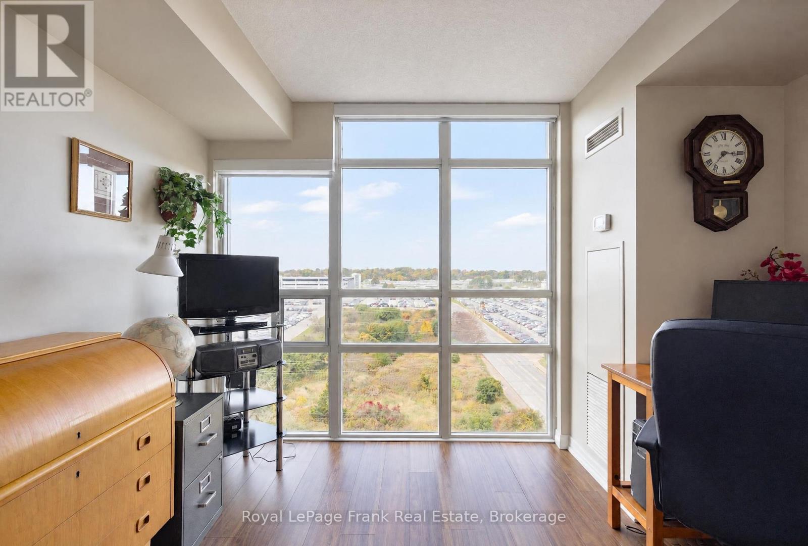 904- 1600 Charles Street, Whitby, ON photo 19