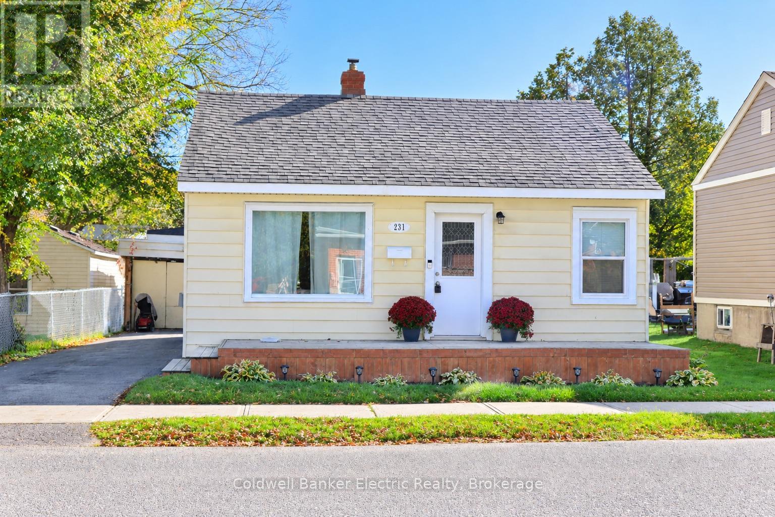 231 Woodbine Avenue, Peterborough, ON photo 2