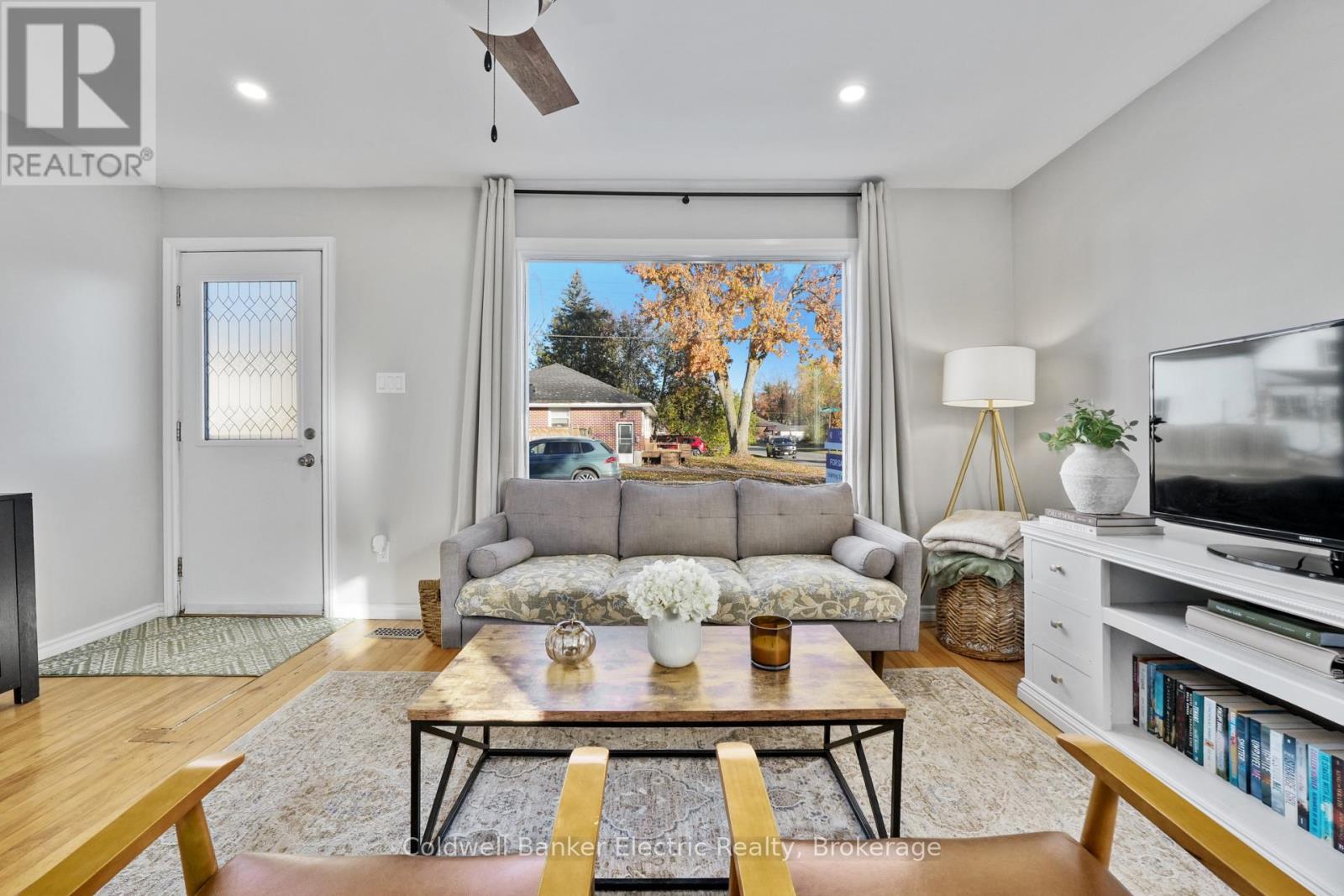 231 Woodbine Avenue, Peterborough, ON photo 5