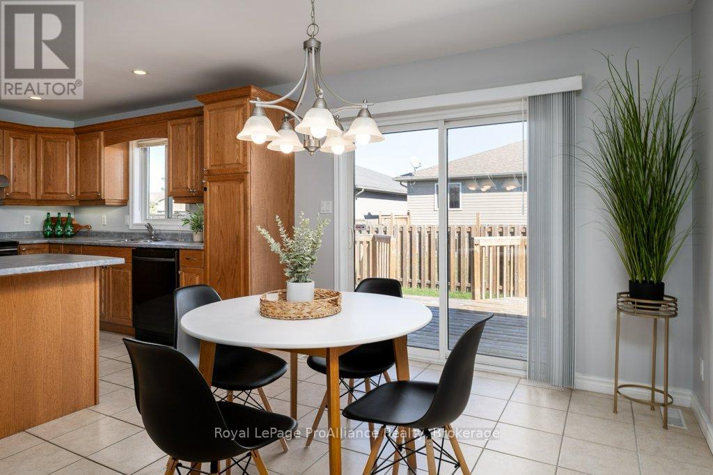 35 Forest Valley Drive, Quinte West, ON photo 17