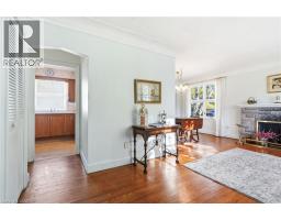 2117 Maplewood Drive, Burlington, ON L7R2C6 Photo 9