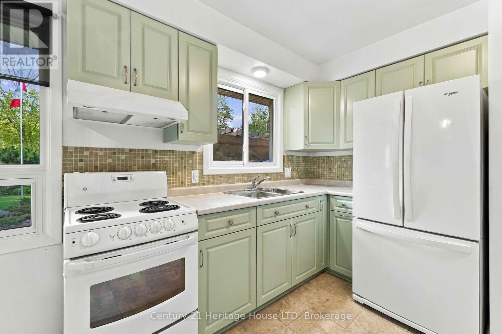 4227 PETTIT AVENUE - 13