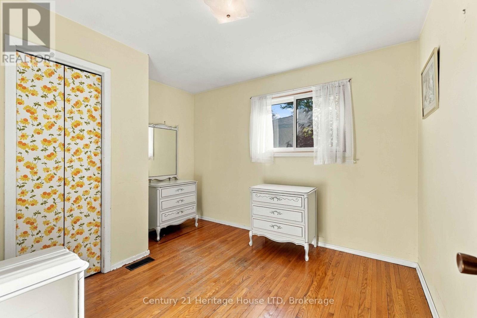 4227 PETTIT AVENUE - 20