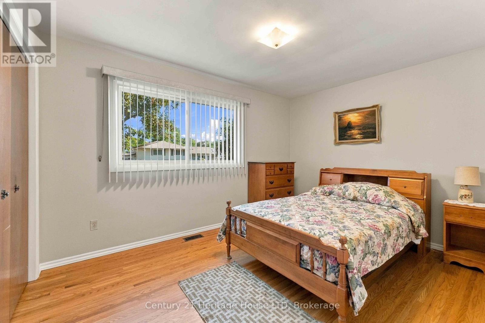 4227 PETTIT AVENUE - 21