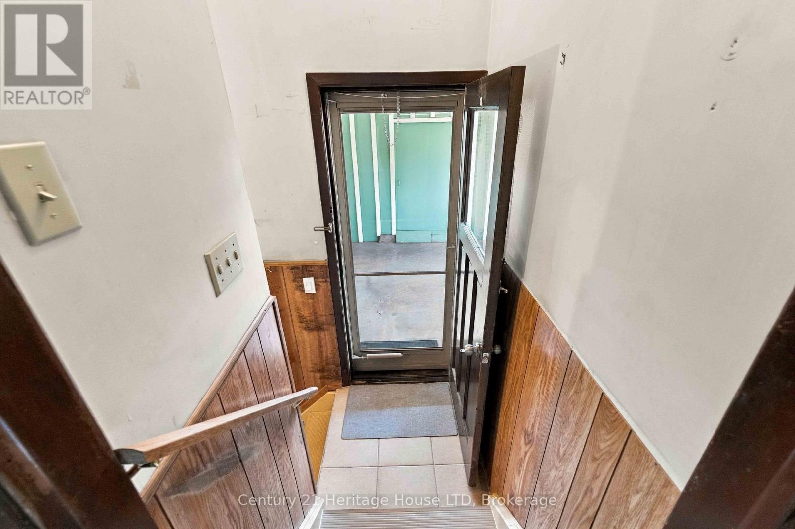 4227 PETTIT AVENUE - 23