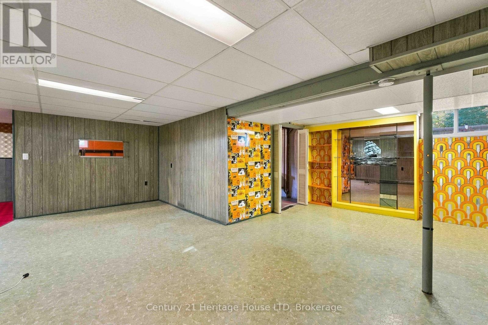 4227 PETTIT AVENUE - 26
