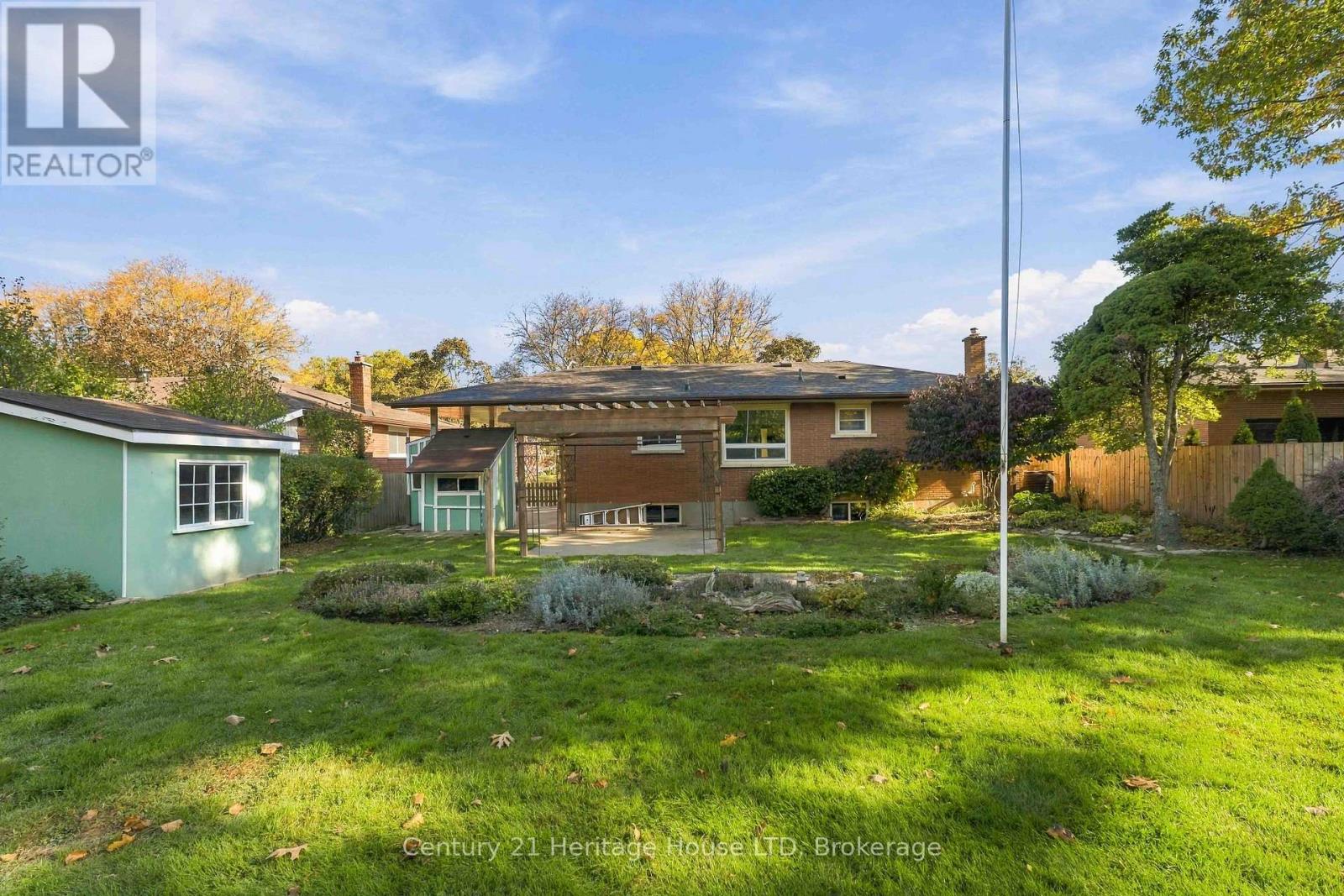 4227 PETTIT AVENUE - 40