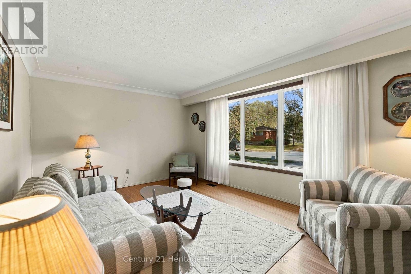 4227 PETTIT AVENUE - 8