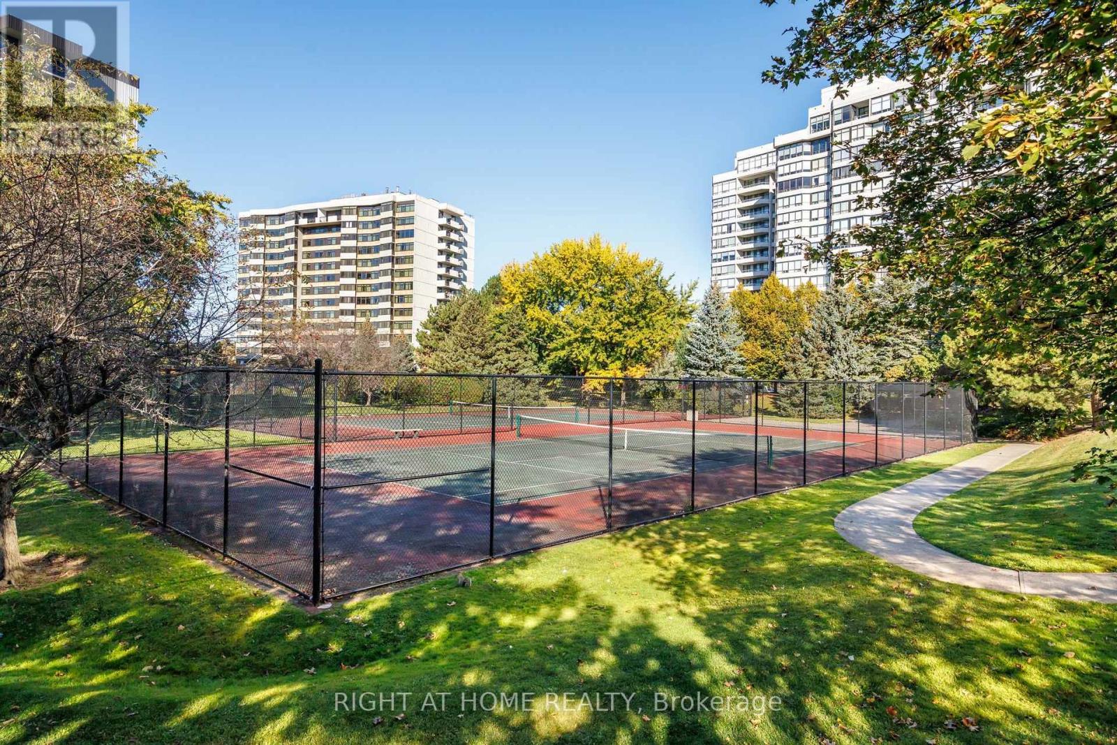Steeles Avenue West, Toronto, ON photo 34