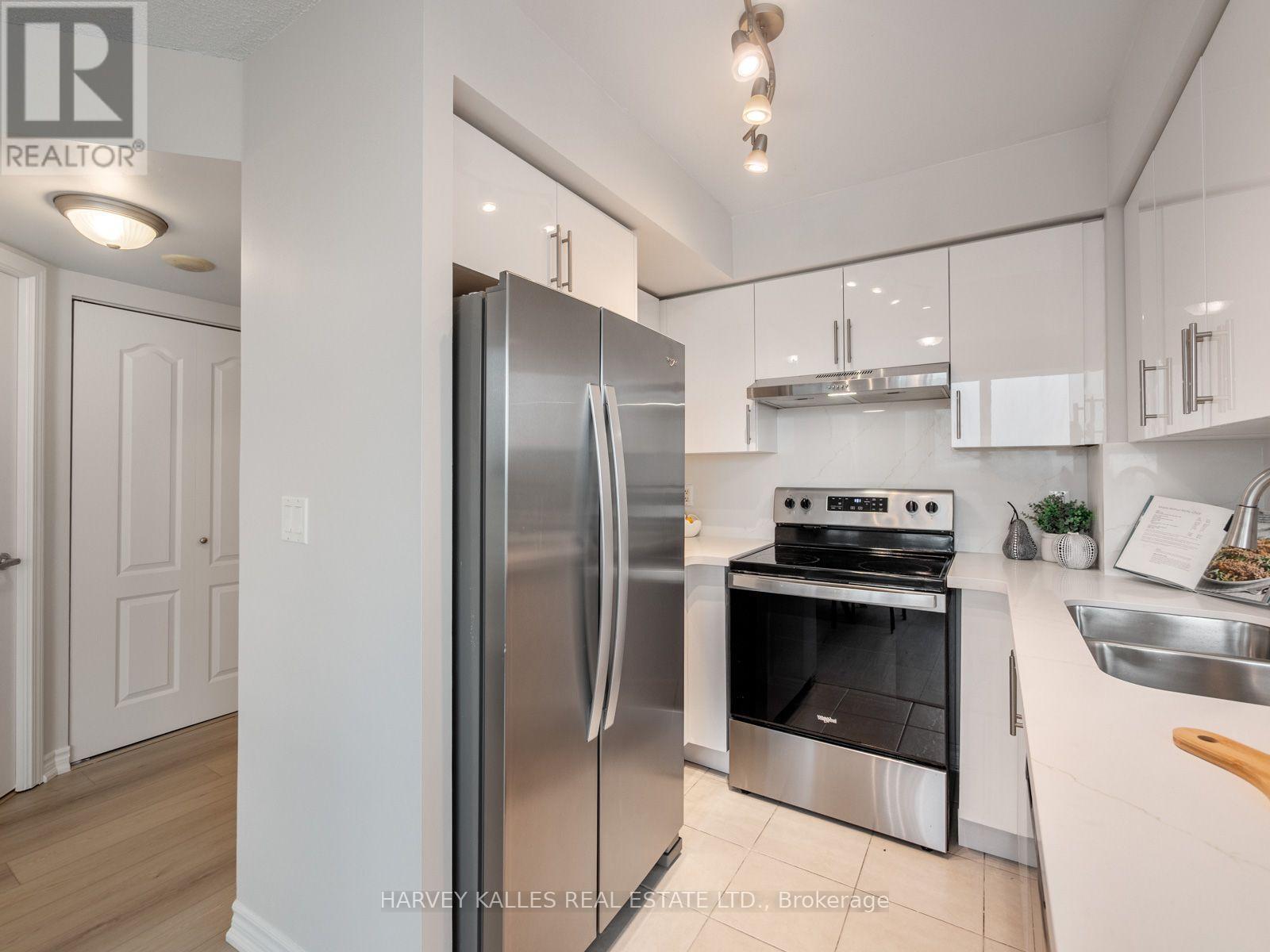 1814- 17 Barberry Place, Toronto, ON photo 23