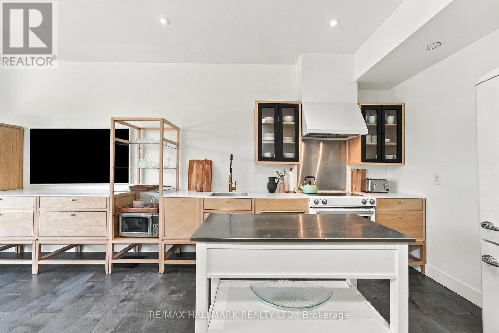 3- 48 Boston Avenue, Toronto, ON photo 4