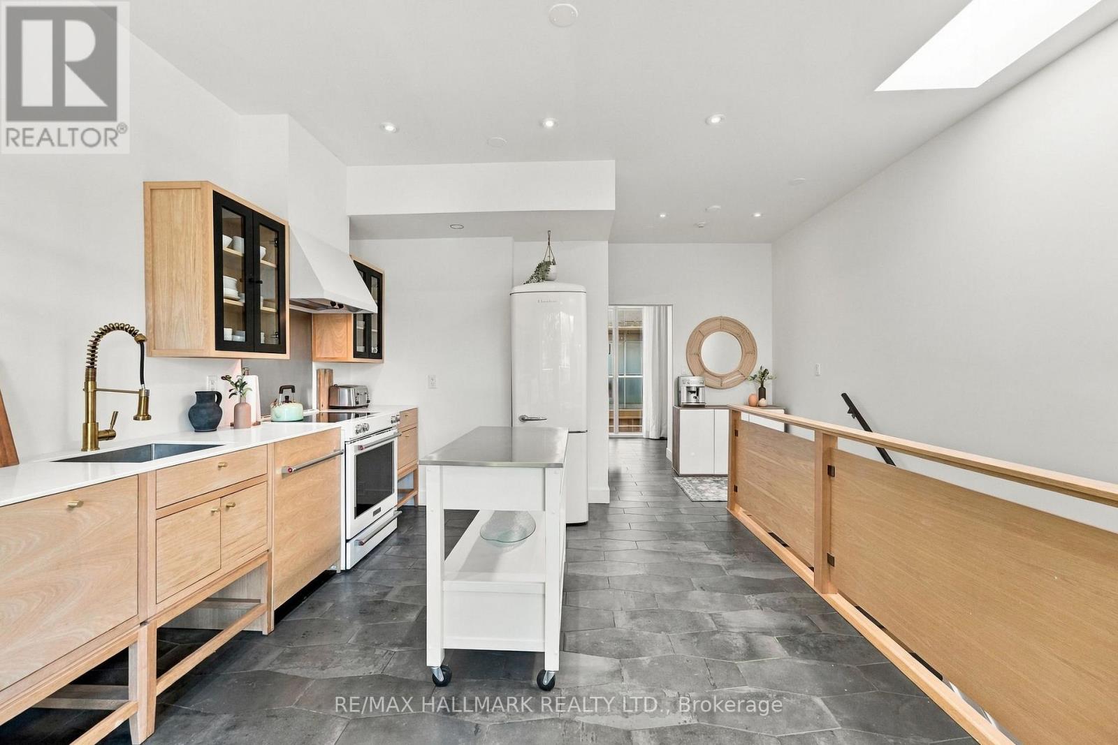 3- 48 Boston Avenue, Toronto, ON photo 5