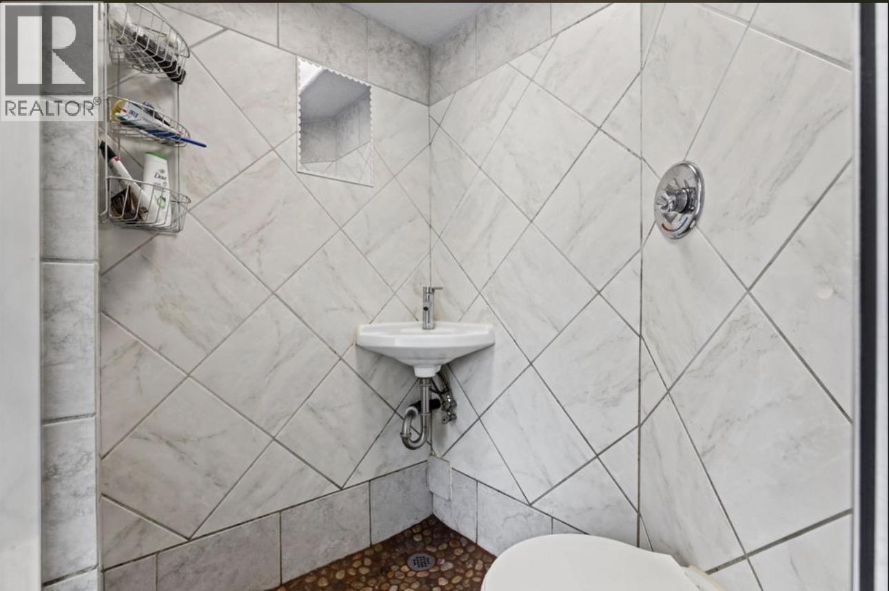 368 E 33RD AVENUE, Vancouver - Image 1