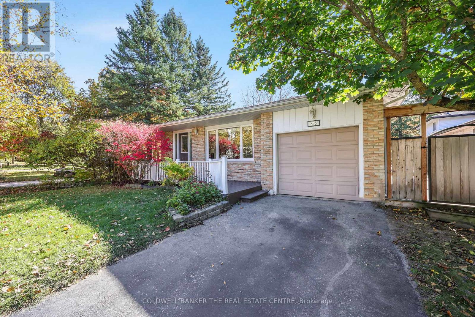 836 ELGIN STREET - 2