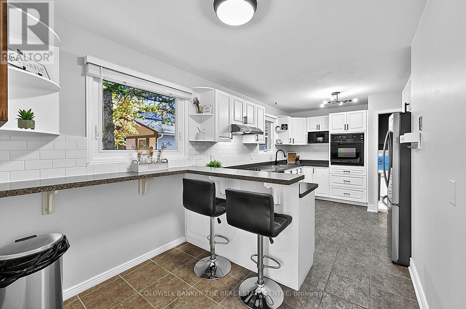 836 Elgin Street, Newmarket, ON photo 4