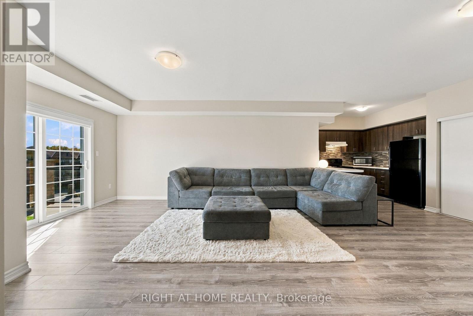 408- 40 Ferndale Drive South, Barrie, ON photo 3