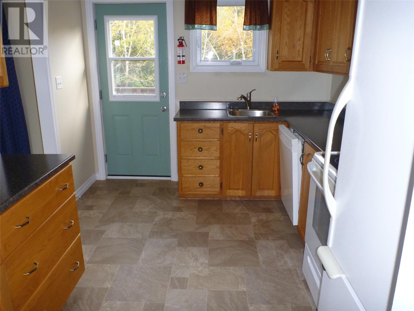 11 Gillbert Avenue - 33