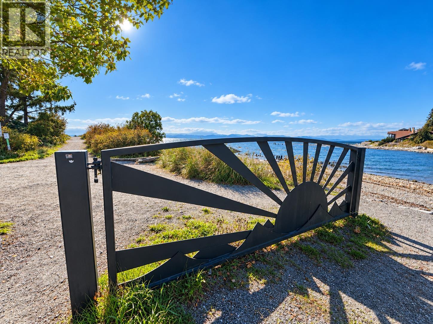 3094 LOWER ROAD, Roberts Creek - Image 1