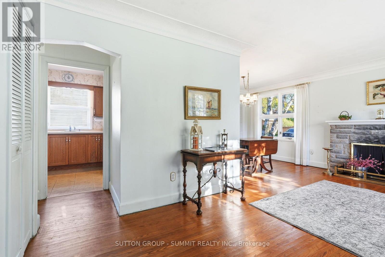 2117 MAPLEWOOD Drive, Burlington, ON photo 9