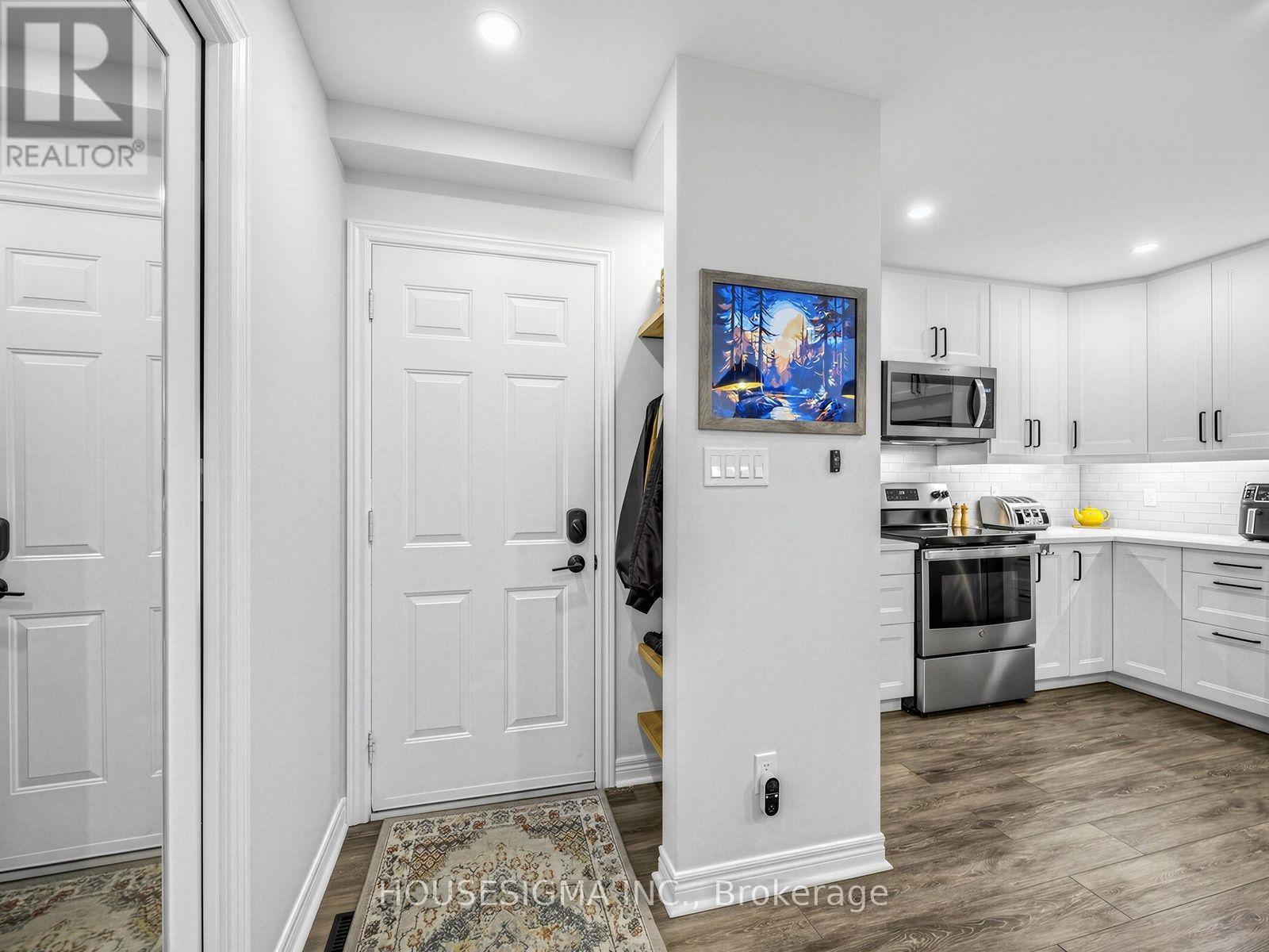 17- 935 King Road, Burlington, ON photo 4