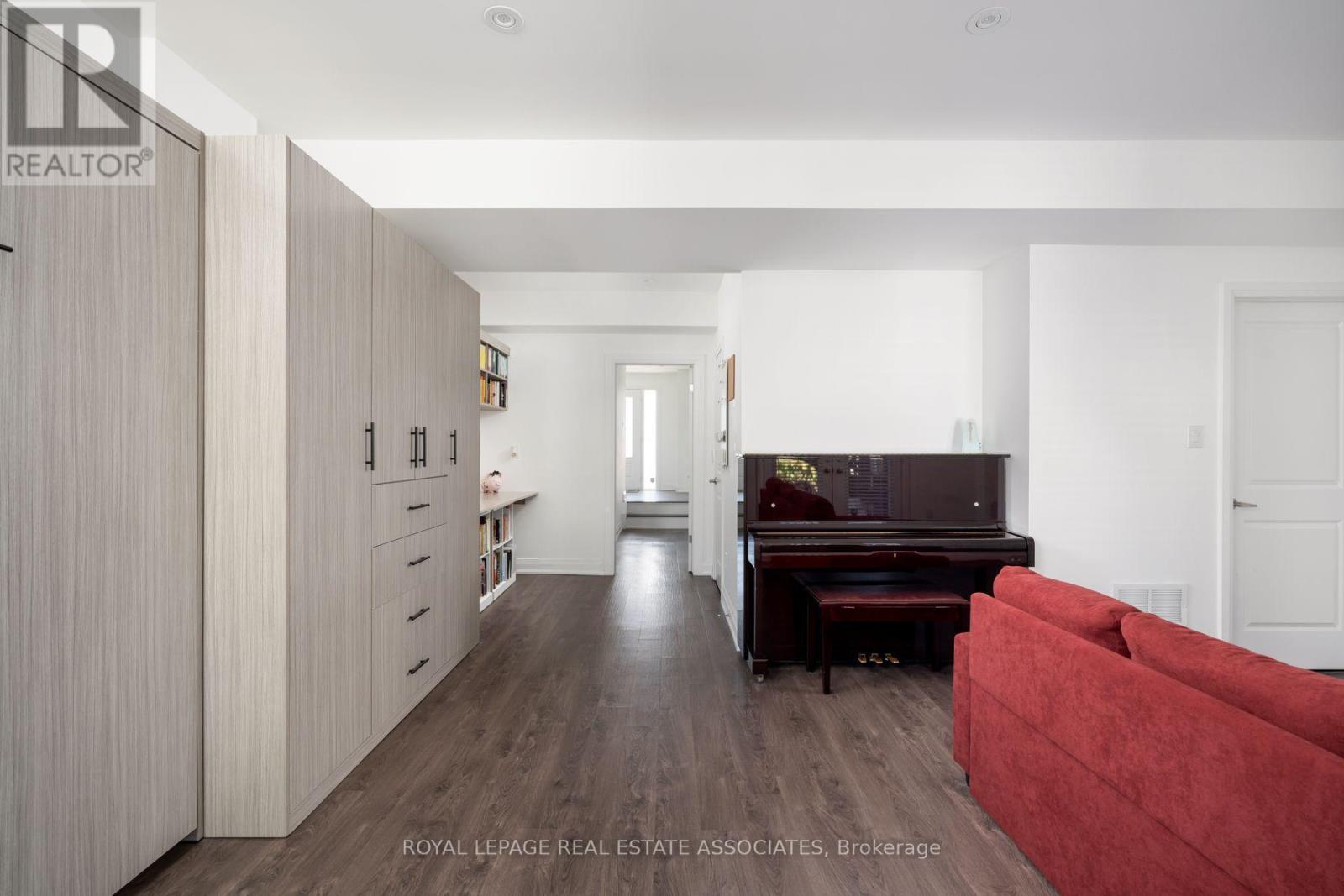 1067 Shaw Drive, Mississauga, ON photo 9