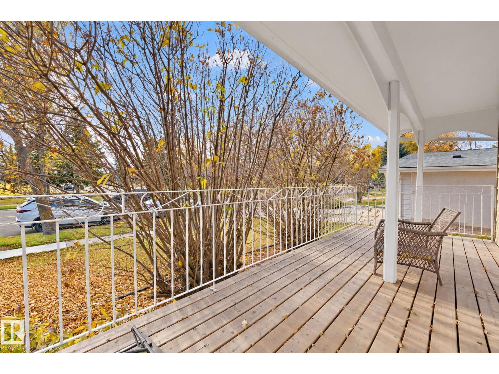 9 AKINS DR, St. Albert — photo 3