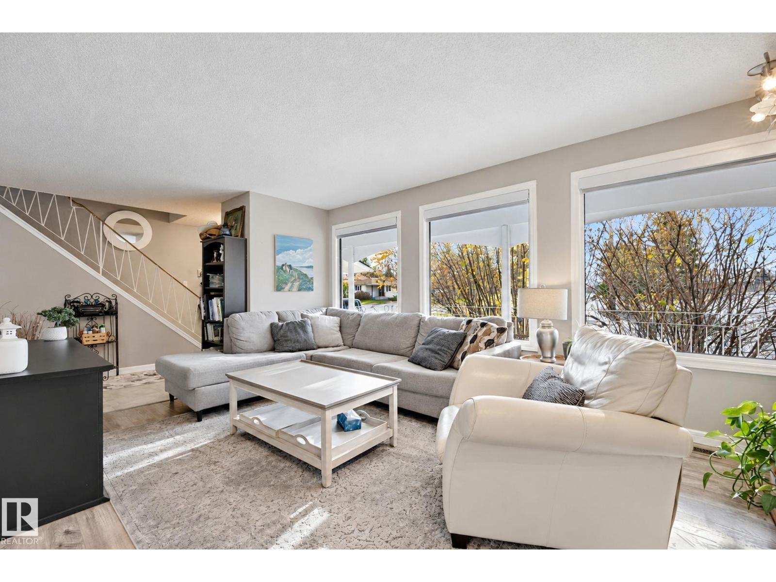 9 AKINS DR, St. Albert — photo 4