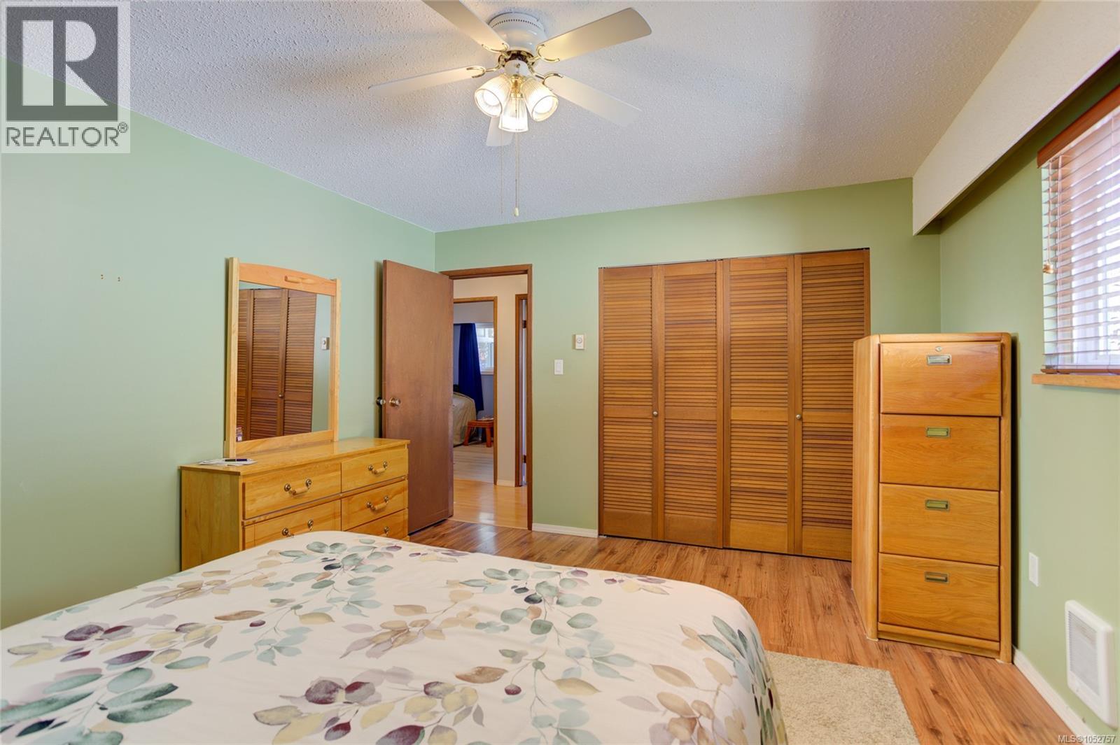 1837 Sandra Pl - 33