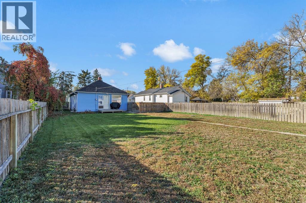 922 4 Street SE, photo 29 of 33