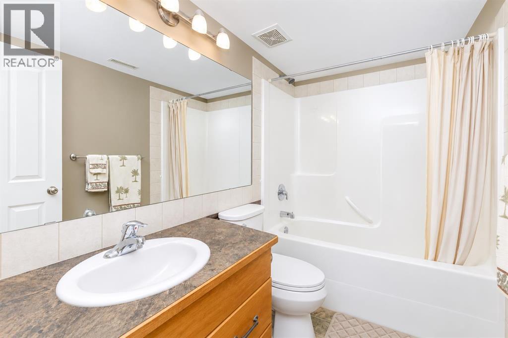 Listing photo – 44 Isaacson Crescent, Red Deer