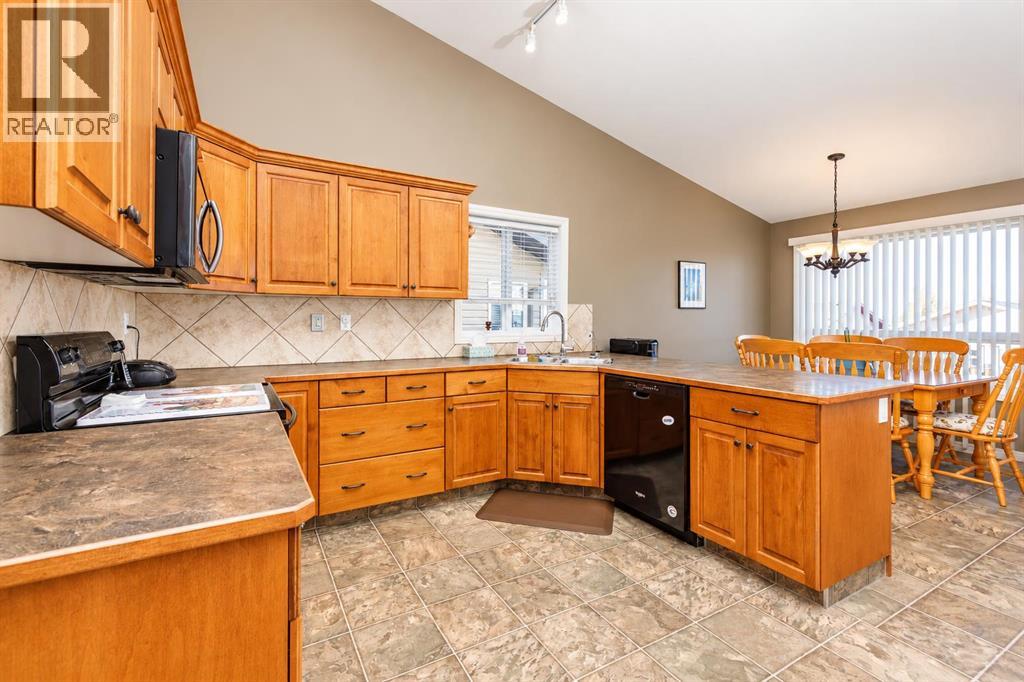 Listing photo – 44 Isaacson Crescent, Red Deer