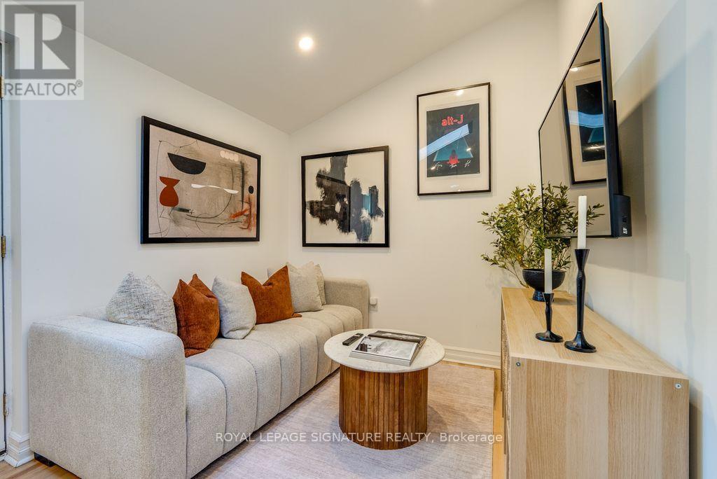 31 DAVIES CRESCENT - 13
